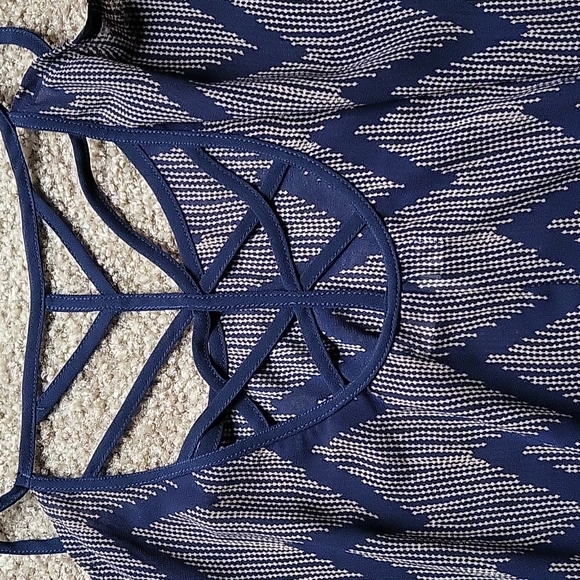 Top - Picture 4 of 4